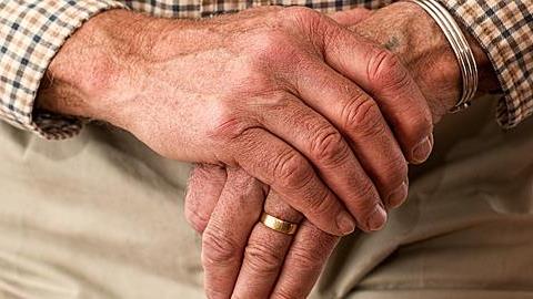 Οι γονείς μας δεν θα είναι για πάντα εδώ: Ας τους δείξουμε την αγάπη μας!