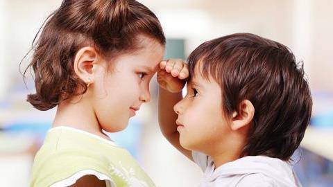 Τι σημαίνει να είσαι το ψηλότερο κορίτσι μέσα στην τάξη