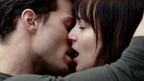 Γιατί πρέπει να φιλιέστε πιο συχνά με το άλλο σας μισό!