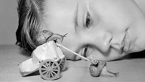 Πώς έπαιζαν τα παιδιά πριν η τεχνολογία μπει στη ζωή τους