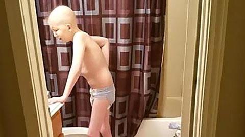 Όλη η αλήθεια για τον παιδικό καρκίνο μέσα από μια συνταρακτική φωτογραφία