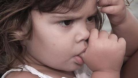 Οι 5 πιο ενοχλητικές συνήθειες των παιδιών και πώς να τους τις κόψετε