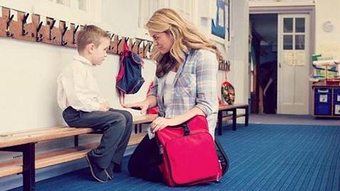 Πώς να αποφύγετε τα κλάματα όταν αφήνετε το παιδί στον παιδικό σταθμό