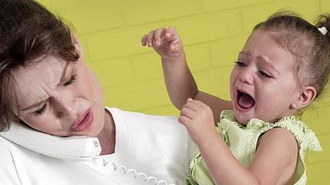 «Συγγνώμη στους γονείς που κατέκρινα πριν γίνω μαμά»