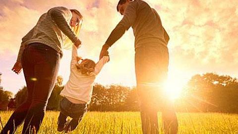 Οι μαμάδες ζουν περισσότερο απ' τις γυναίκες που δεν έχουν παιδιά