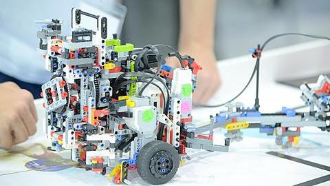 Μαθητές νικητές, με ρομπότ από το μέλλον!