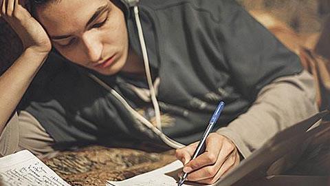 «Είναι πολύ έξυπνος, αλλά δεν διαβάζει»: Πώς να το χειριστείτε