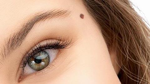 Έχετε ελιά σε κάποιο από αυτά τα 7 σημεία; Δείτε τι σημαίνει για τον χαρακτήρα σας!