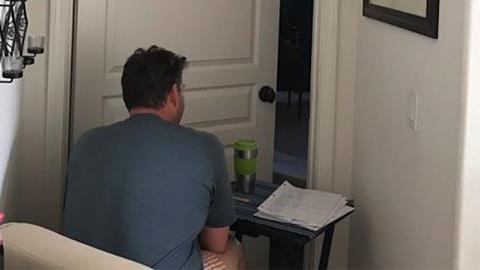 Ο σύντροφος που κάθε γυναίκα θα ήθελε να έχει δίπλα της στα δύσκολα...