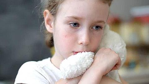 Ο πατέρας της κόρης μου θέλει να τη συναντήσει για πρώτη φορά. Τι να κάνω;