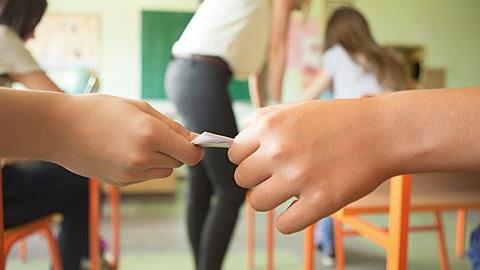 Τι να κάνετε αν το παιδί αντιγράφει στο σχολείο
