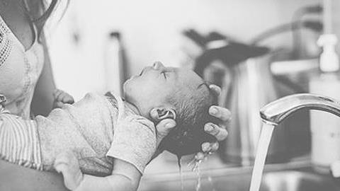 Η πρώτη εβδομάδα του μωρού στο σπίτι: Όσα πρέπει να ξέρετε