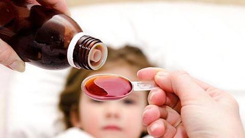 Είναι σωστό που η παιδίατρος δίνει στην κόρη μου αντιβίωση κάθε φορά που έχει πυρετό;