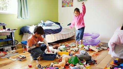 «Μάζεψε το δωμάτιό σου»: Πώς να το κάνεις σε 10 λεπτά