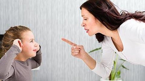 «Αρνούμαι να μου μιλούν άσχημα τα παιδιά μου»