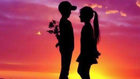 Πώς είναι να παντρεύεσαι τον παιδικό σου έρωτα