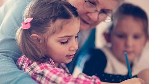 Τι κάνουμε όταν οι παππούδες δείχνουν προτίμηση σε κάποιο εγγόνι