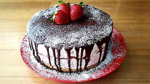 Πώς να φτιάξετε την πιο δροσερή τούρτα παγωτό cookies and cream 