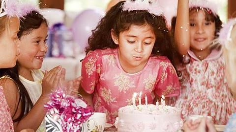 Πάρτι μόνο για κορίτσια: 4 ιδέες που θα τις ξετρελάνουν!