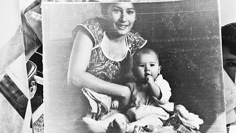 «Κι η μαμά ήταν κάποτε παιδί»: Πώς να βοηθήσετε το παιδί να σας γνωρίσει καλύτερα