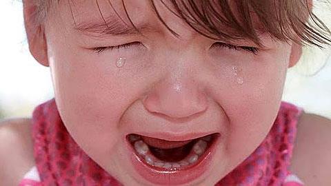 Η υποδειγματική αντίδραση ενός μπαμπά όταν η κόρη του «ξέσπασε» σε δημόσιο χώρο