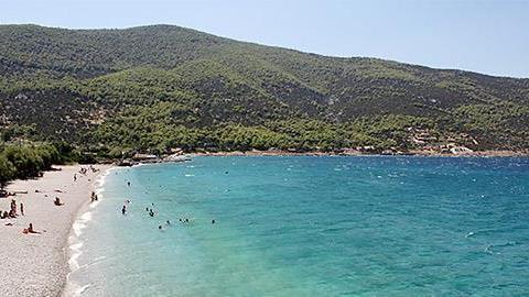 5 παραλίες χωρίς πολύ κόσμο που μπορείτε να φτάσετε σε 60΄!