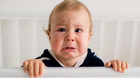 Ο γιος μου δεν θέλει με τίποτα την κούνια. Τι να κάνω;