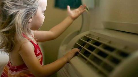 Οι κίνδυνοι που κρύβει η κακή χρήση του κλιματιστικού για την υγεία μας