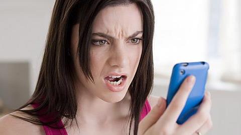 10 σημάδια ότι ο άντρας σoυ σε απατά