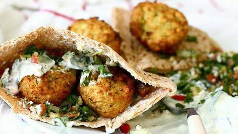 7 χορταστικές τροφές για να κόψετε το τσιμπολόγημα