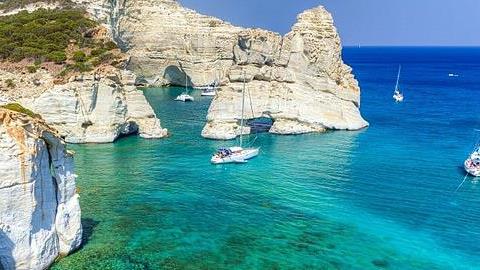 Κυκλάδες: 10 παραλίες που θα θέλαμε να… τηλεμεταφερθούμε τώρα!