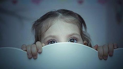 Η 3 ετών κόρη μου έχει νυκτερινούς τρόμους. Είναι ανησυχητικό;