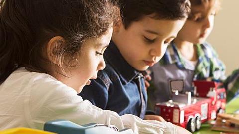 Πώς μπορεί ο γονιός να κάνει τη γνώση παιχνίδι 