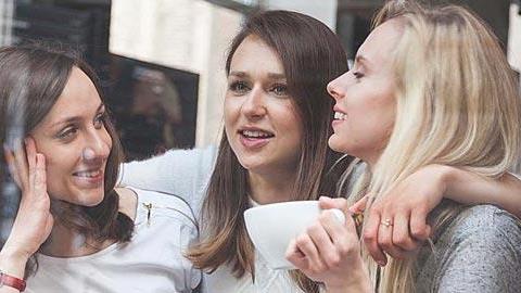 «Όταν είσαι μαμά, θέλεις καλούς φίλους, όχι πολλούς!»