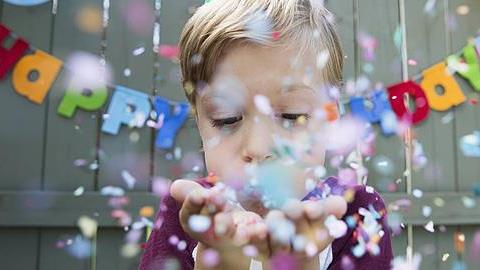 Πώς να κάνετε ξεχωριστά τα γενέθλια του παιδιού