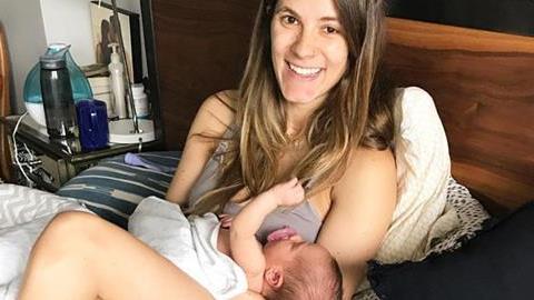 Έτσι θα έπρεπε να φέρεται κάθε άντρας σε μια γυναίκα που έχει γεννήσει!