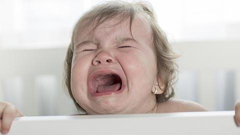 «Άσ' το να κλάψει και θα το πάρει ο ύπνος»: Γιατί είπα «όχι» σ’ αυτήν τη μέθοδο