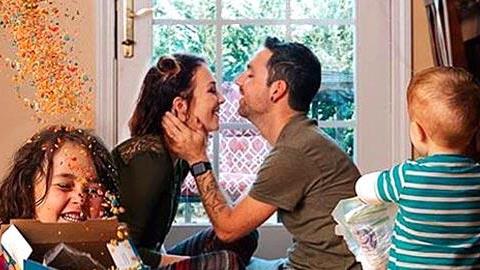 «Χαρείτε το… γλυκό χάος της οικογένειάς σας»