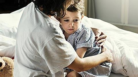 Το παιδί δεν κοιμάται χωρίς εμένα. Τι να κάνω;