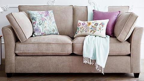 Πώς να μεταμορφώσετε τον καναπέ σας