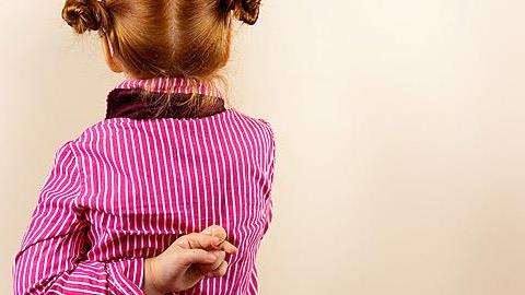 Πώς οι γονείς ωθούν τα παιδιά στο ψέμα