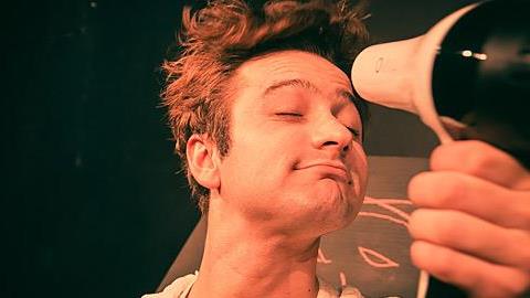 «Έξω Πάνω Μέσα Κάτω»: Μία πρωτότυπη παράσταση για… πολύ μικρά παιδιά!