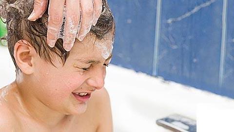 4 καθημερινές μάχες που δίνετε με το παιδί και πώς να… τις νικήσετε