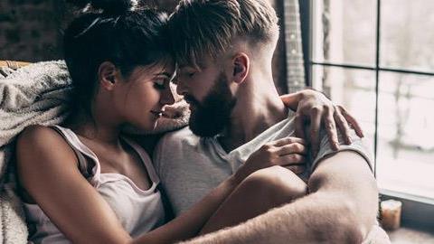 «Δεν υπάρχουν τέλειες σχέσεις -είναι οι ατέλειες που κάνουν το ταξίδι ομορφότερο»