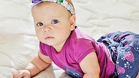 Κερδίστε 2 δωροεπιταγές αξίας 50 ευρώ για βρεφικά ρούχα και αξεσουάρ από το babycool.gr