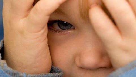 Γιατί η κόρη μου ξυπνάει τη νύχτα κλαίγοντας από τότε που ξεκίνησε τον παιδικό σταθμό;