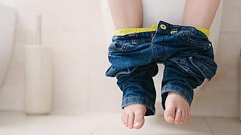 Ο 6 ετών γιος μου κάνει κακά πάνω του. Τι με συμβουλεύετε;