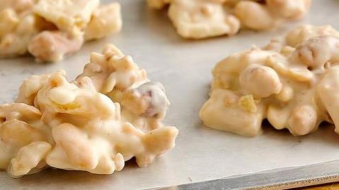 Πώς να φτιάξετε βραχάκια με λευκή σοκολάτα