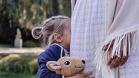 Η 5 ετών κόρη μου δεν θέλει να παίζει με κανένα παιδάκι. Τι να κάνω;