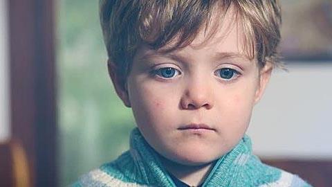 Τι είναι το παιδικό Alzheimer που κάνει μια 2χρονη να ξεχνάει ό,τι έχει μάθει;